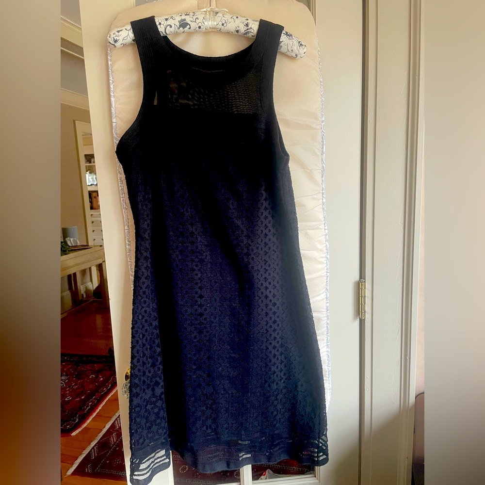 Max Studio Slimming Black Sleeveless Dress